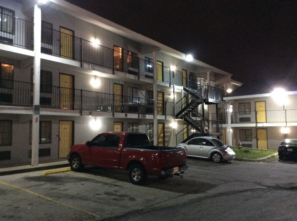 Motel 6 San Antonio, TX I-35 North Corridor Exterior foto
